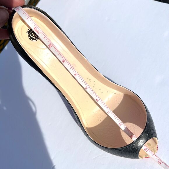 Wild Eye Designs Wine Bottle Holder Stand Stiletto High Heel Shoe Black Red - Picture 16 of 16